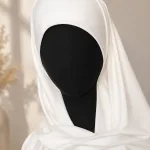 Foulard à enfiler en lycra blanc, drapé fluide, présenté sur mannequin
